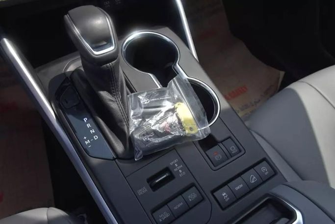 Подержанный Toyota Highlander IV (U70), 3.5 л, 2021 в Шардже от Alfaris Used Cars Серый цвет. Other | AUTO.AE