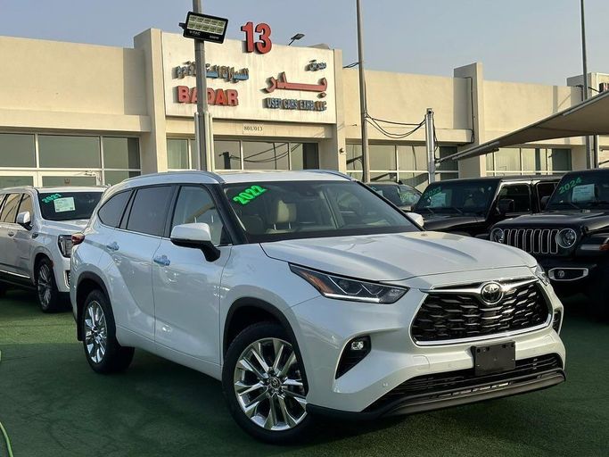 Used Toyota Highlander IV (U70), 3.5 l, 2022 in Sharjah by Badar Used Cars, White color.  | AUTO.AE