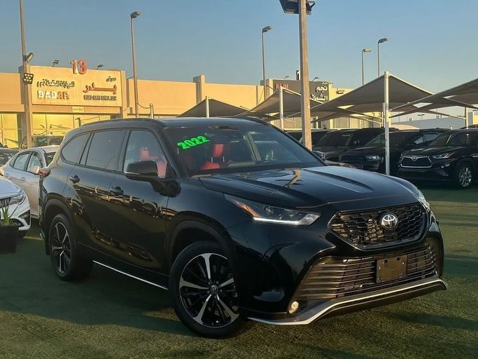 Used Toyota Highlander IV (U70), 3.5 l, 2022 in Sharjah by Badar Used Cars, Black color.  | AUTO.AE