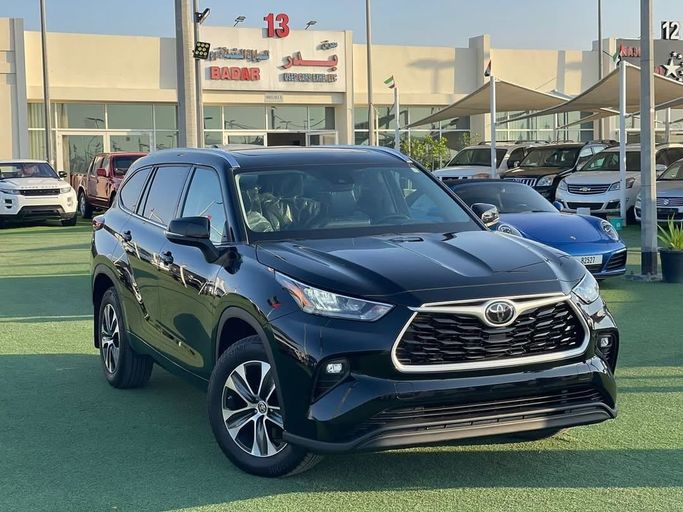 Used Toyota Highlander IV (U70), 3.5 l, 2020 in Sharjah by Badar Used Cars, Black color.  | AUTO.AE