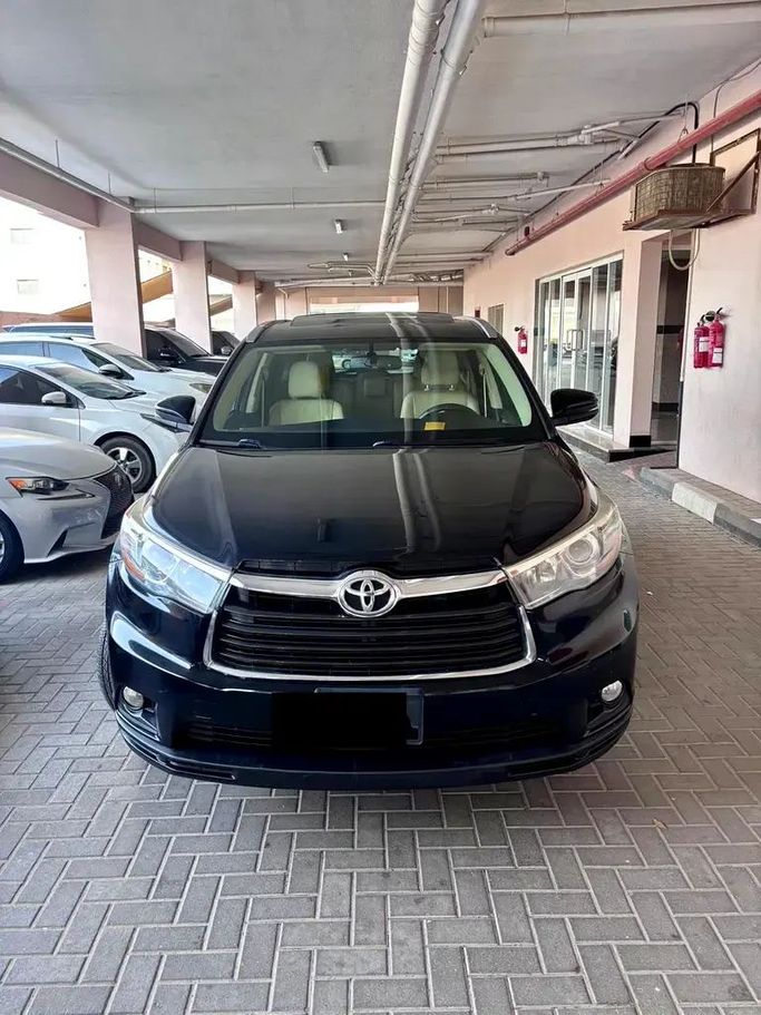 Used Toyota Highlander III (U50), 3.5 l, 2015 in Sharjah by Ardh Al Ahlam Used Cars, Black color. American Specs | AUTO.AE
