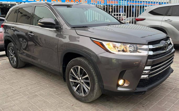 Подержанный Toyota Highlander III (U50) Рестайлинг, 3.5 л, 2019 в Шардже от JAMAL MAJIDI Серый цвет. Американская | AUTO.AE | Объявление #247632