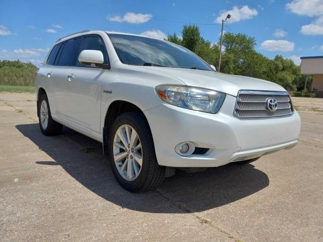 مستعملة Toyota Highlander II (U40), 3.3 l, 2008 في في الشارقة، اللون أبيض. المواصفات الأمريكية | AUTO.AE | إعلان #272011