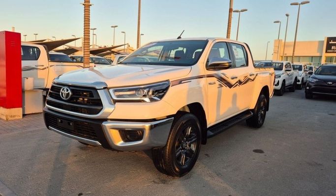 Used Toyota Hilux VIII Facelift, 2.7 l, 2024 in Sharjah by Rebou Najd Used Cars, White color. GCC Specs | AUTO.AE