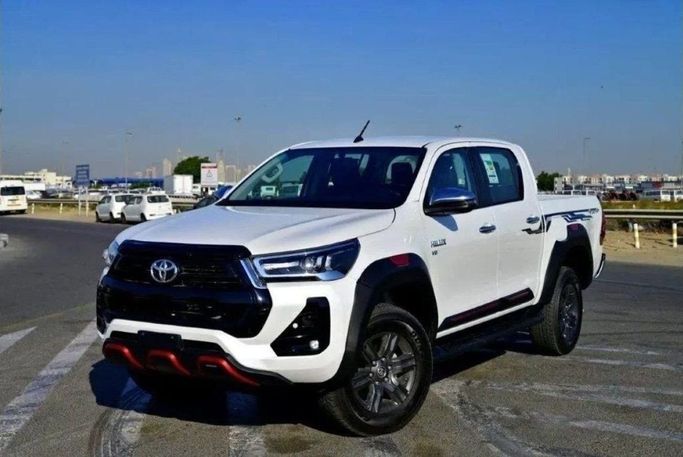 Новый Toyota Hilux VIII Рестайлинг, 4.0 л, 2025 в Шардже от Nour Alnukhba Motors Белый цвет. Other | AUTO.AE