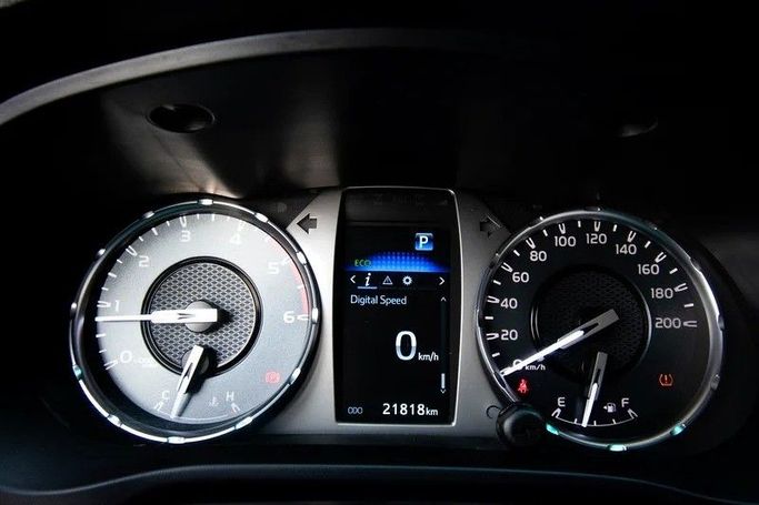 Used Toyota Hilux MHEV VIII Facelift 2, 2.8 l, 2024 in Sharjah by First Choice Cars, White color. GCC Specs | AUTO.AE