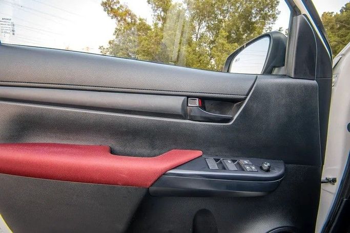 Used Toyota Hilux MHEV VIII Facelift 2, 2.8 l, 2024 in Sharjah by First Choice Cars, White color. GCC Specs | AUTO.AE