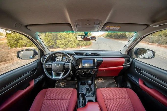 Used Toyota Hilux MHEV VIII Facelift 2, 2.8 l, 2024 in Sharjah by First Choice Cars, White color. GCC Specs | AUTO.AE