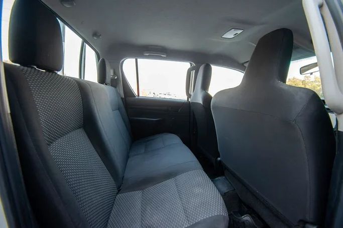 Used Toyota Hilux VIII Facelift, 2.7 l, 2021 in Sharjah by First Choice Cars, White color. GCC Specs | AUTO.AE