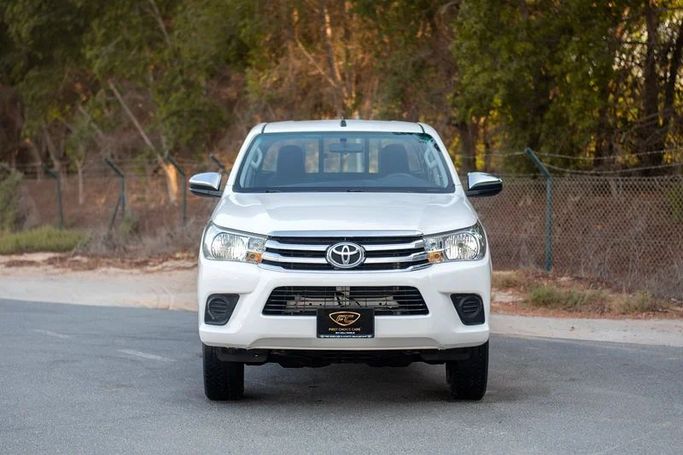 Used Toyota Hilux VIII Facelift, 2.7 l, 2021 in Sharjah by First Choice Cars, White color. GCC Specs | AUTO.AE