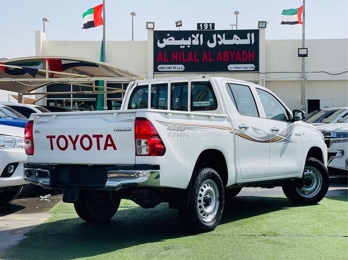 Used Toyota Hilux VIII, 2.7 l, 2017 in Sharjah by Al Helal Al Abyadh Used Cars, White color. GCC Specs | AUTO.AE