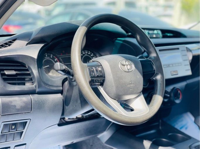 Used Toyota Hilux VIII, 2.7 l, 2017 in Sharjah by Al Helal Al Abyadh Used Cars, White color. GCC Specs | AUTO.AE