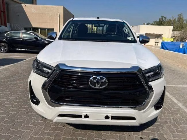 Новый Toyota Hilux VIII, 2.8 л, 2025 в Шардже от WALID ASAAD CARS Белый цвет. GCC | AUTO.AE | Объявление #232452