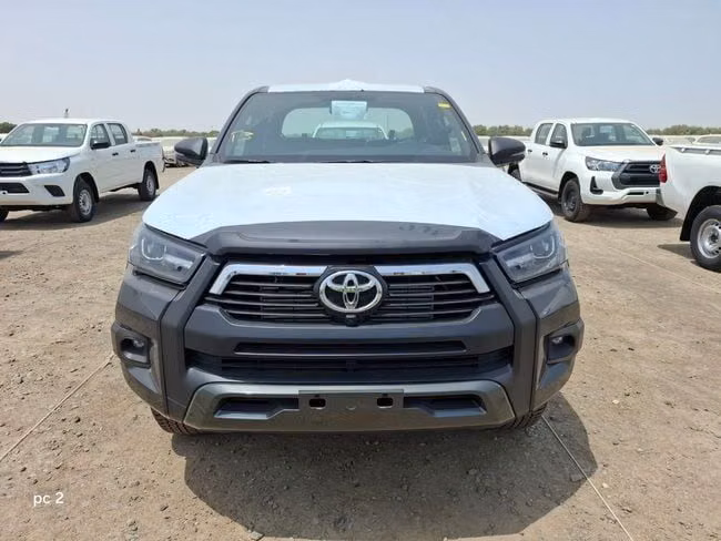 Новый Toyota Hilux VIII, 2.8 л, 2025 в Шардже от WALID ASAAD CARS Серый цвет. Other | AUTO.AE | Объявление #232473