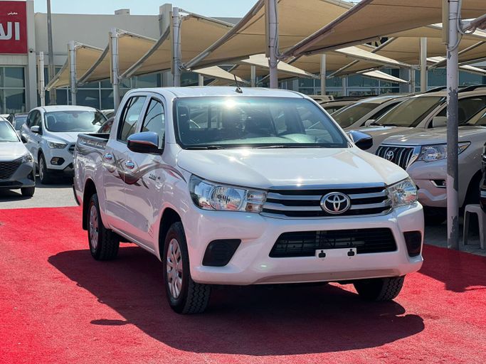 مستعملة Toyota Hilux فيس ليفت الثامن, 2.7 l, 2021 في في الشارقة من Al Aram Cars، اللون أبيض. مواصفات الخليج | AUTO.AE