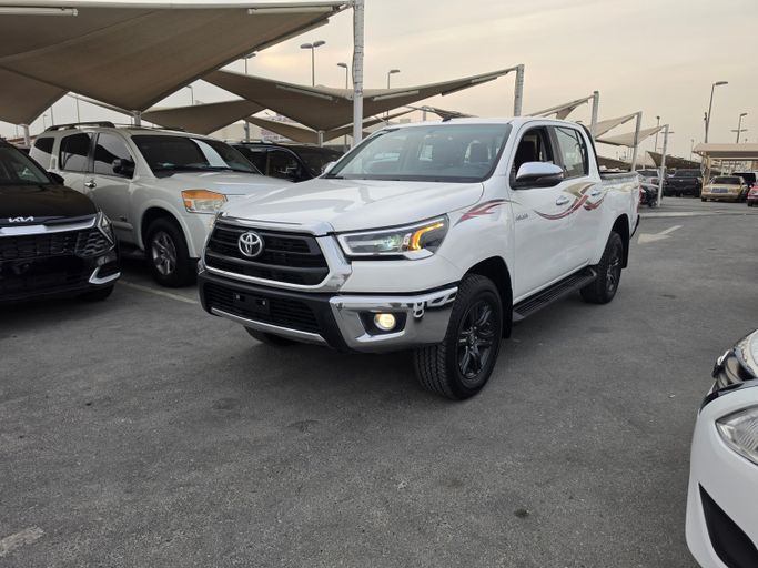 Used ⁦Toyota Hilux VIII Facelift 2, 2.7 l, 2025⁩ in UAE, Sharjah by Ishtar Used Cars, White color. GCC Specs | AUTO.AE | Listing #288575