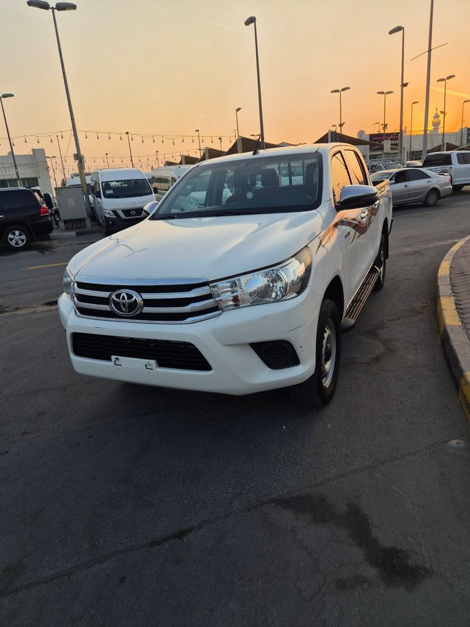 مستعملة ⁦Toyota Hilux ثامناً، 2.7 l، 2021⁩ في في الإمارات, الشارقة من Wafi Used Cars، اللون أبيض. مواصفات الخليج | AUTO.AE | إعلان #290527