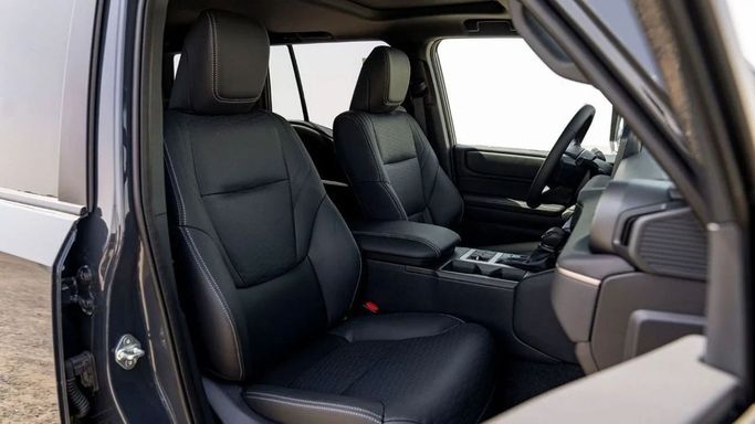 Новый Toyota Land Cruiser Prado 150 Series Рестайлинг 3, 4.0 л, 2023 в Шардже от Nour Alnukhba Motors Черный цвет. Other | AUTO.AE