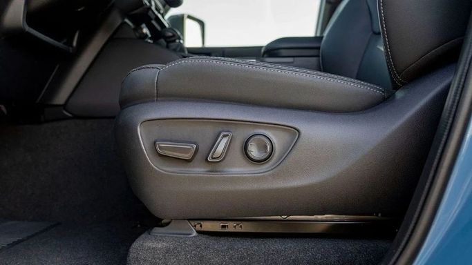 Новый Toyota Land Cruiser Prado 250 Series, 2.4 л, 2025 в Шардже от Nour Alnukhba Motors Синий цвет. Other | AUTO.AE