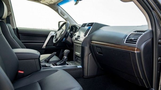 Новый Toyota Land Cruiser Prado 150 Series Рестайлинг 3, 4.0 л, 2023 в Шардже от Nour Alnukhba Motors Серый цвет. Other | AUTO.AE