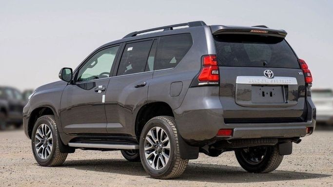 Новый Toyota Land Cruiser Prado 150 Series Рестайлинг 3, 4.0 л, 2023 в Шардже от Nour Alnukhba Motors Серый цвет. Other | AUTO.AE