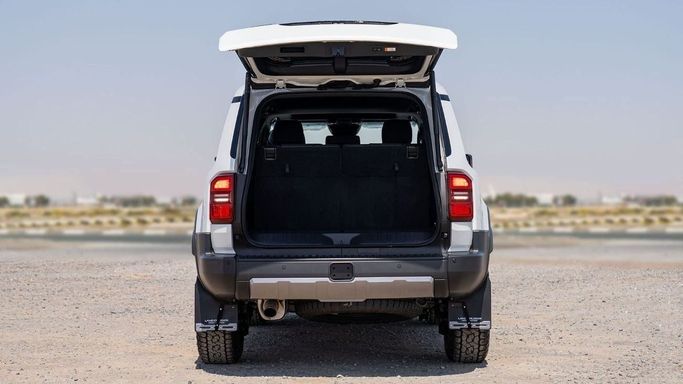 Новый Toyota Land Cruiser Prado 250 Series, 2.8 л, 2025 в Шардже от Nour Alnukhba Motors Белый цвет. Other | AUTO.AE