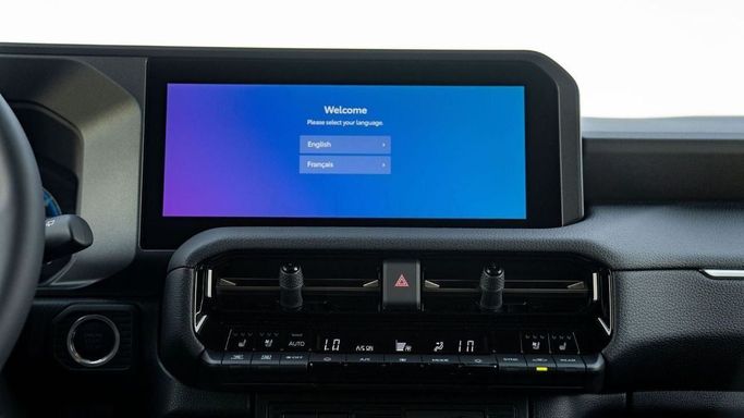 Новый Toyota Land Cruiser Prado 250 Series, 2.8 л, 2025 в Шардже от Nour Alnukhba Motors Белый цвет. Other | AUTO.AE