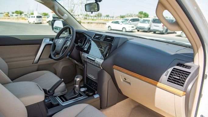 Новый Toyota Land Cruiser Prado 150 Series Рестайлинг 3, 4.0 л, 2023 в Шардже от Nour Alnukhba Motors Белый цвет. Other | AUTO.AE