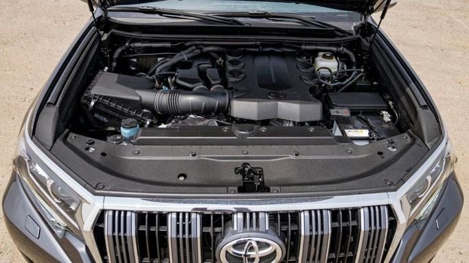 Новый Toyota Land Cruiser Prado 150 Series Рестайлинг 3, 4.0 л, 2023 в Шардже от Nour Alnukhba Motors Серый цвет. Other | AUTO.AE