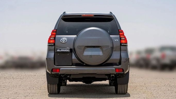 Новый Toyota Land Cruiser Prado 150 Series Рестайлинг 3, 2.8 л, 2023 в Шардже от Nour Alnukhba Motors Серый цвет. Other | AUTO.AE