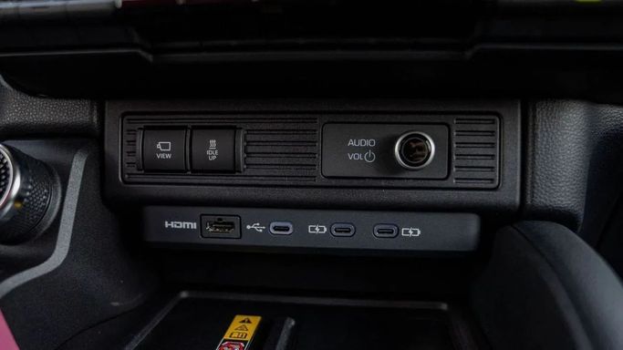 Новый Toyota Land Cruiser Prado 250 Series, 2.8 л, 2024 в Шардже от Nour Alnukhba Motors Белый цвет. Европейская | AUTO.AE