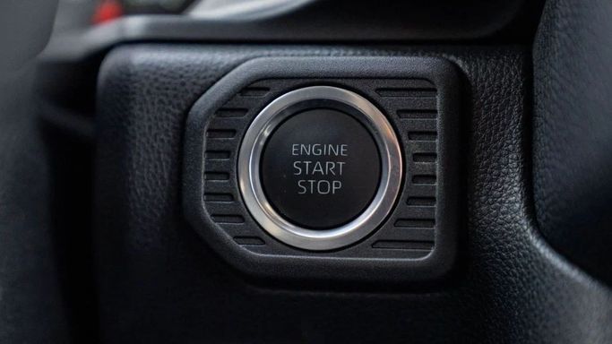 Новый Toyota Land Cruiser Prado 250 Series, 2.8 л, 2024 в Шардже от Nour Alnukhba Motors Белый цвет. Европейская | AUTO.AE