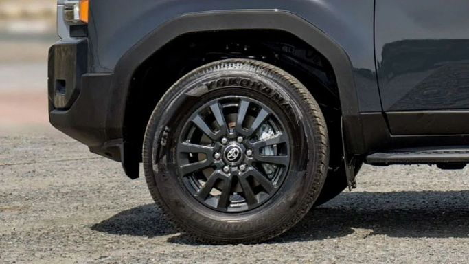 Новый Toyota Land Cruiser Prado 250 Series, 2.8 л, 2024 в Шардже от Nour Alnukhba Motors Серый цвет. Other | AUTO.AE