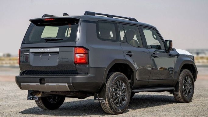 Новый Toyota Land Cruiser Prado 250 Series, 2.8 л, 2024 в Шардже от Nour Alnukhba Motors Серый цвет. Other | AUTO.AE