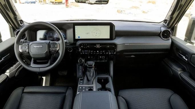 Новый Toyota Land Cruiser Prado 250 Series, 2.7 л, 2024 в Шардже от Nour Alnukhba Motors Черный цвет. Other | AUTO.AE