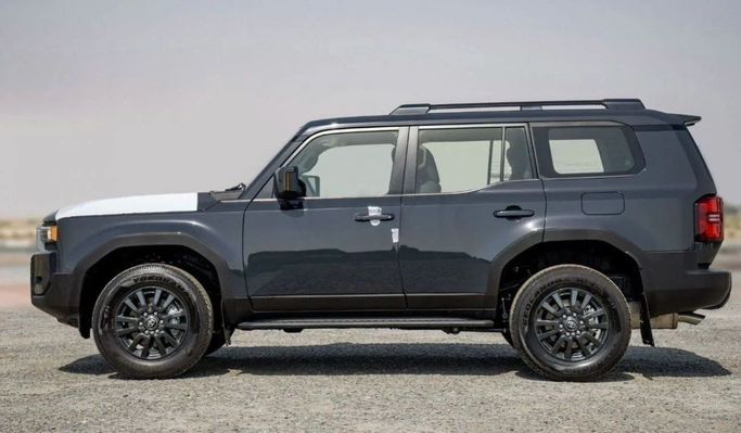 Новый Toyota Land Cruiser Prado 250 Series, 2.8 л, 2025 в Шардже от Nour Alnukhba Motors Серый цвет. Other | AUTO.AE