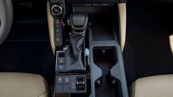 Новый Toyota Land Cruiser Prado 250 Series, 2.8 л, 2025 в Шардже от Nour Alnukhba Motors Бронзовый цвет. Other | AUTO.AE