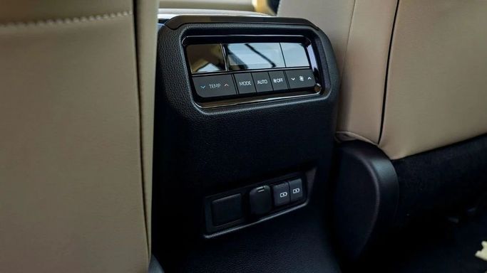 Новый Toyota Land Cruiser Prado 250 Series, 2.8 л, 2025 в Шардже от Nour Alnukhba Motors Бронзовый цвет. Other | AUTO.AE