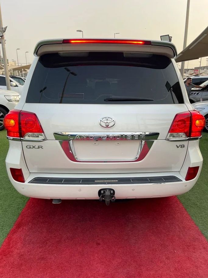 Used Toyota Land Cruiser Prado 150 Series Facelift 1, 4.0 l, 2015 in Sharjah by Al Muhtaref Used Cars, White color. GCC Specs | AUTO.AE