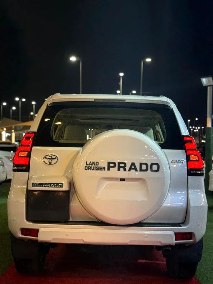 Used Toyota Land Cruiser Prado 150 Series Facelift 3, 4.0 l, 2020 in Sharjah by Al Muhtaref Used Cars, White color. GCC Specs | AUTO.AE