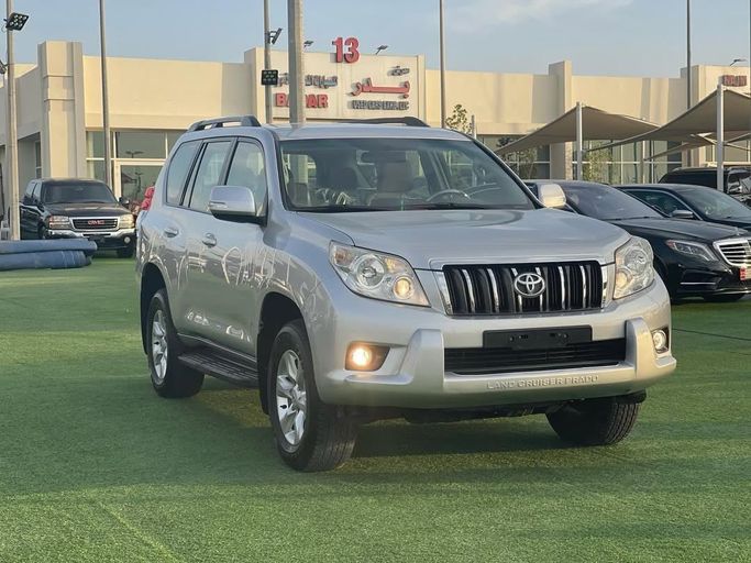 Used Toyota Land Cruiser Prado 150 Series, 4.0 l, 2011 in Sharjah by Badar Used Cars, Silver color.  | AUTO.AE