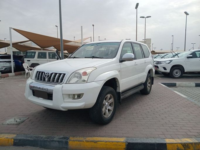 Подержанный Toyota Land Cruiser Prado 120 Series, 2.7 л, 2007 в Шардже от Yamani Used Cars Trading LLC Белый цвет. GCC | AUTO.AE