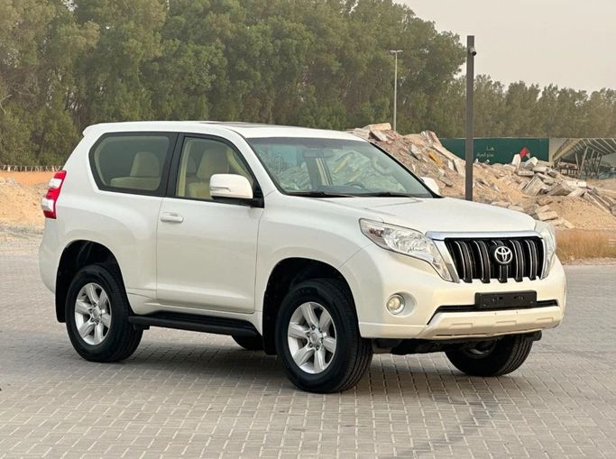 مستعملة Toyota Land Cruiser Prado 150 Series 150 Series Facelift 1, 2.7 l, 2015 في في الشارقة من Al Aayan Used Cars، اللون أبيض. مواصفات الخليج | AUTO.AE | إعلان #272856