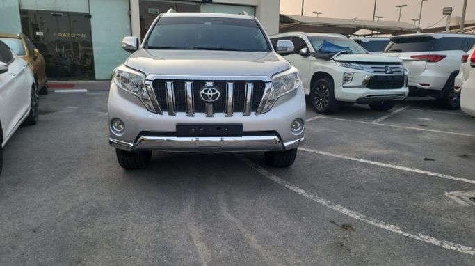 مستعملة Toyota Land Cruiser Prado 150 Series 150 Series Facelift 1, 2.7 l, 2016 في في الإمارات, الشارقة من Taj Al Impratoor Used Cars، اللون فضي. مواصفات الخليج | AUTO.AE | إعلان #274968