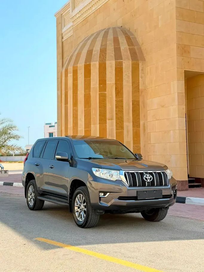 مستعملة Toyota Land Cruiser Prado 150 Series 150 Series Facelift 2, 4.0 l, 2018 في في الإمارات, الشارقة من Auto Drive، اللون رمادي. مواصفات الخليج | AUTO.AE | إعلان #276301
