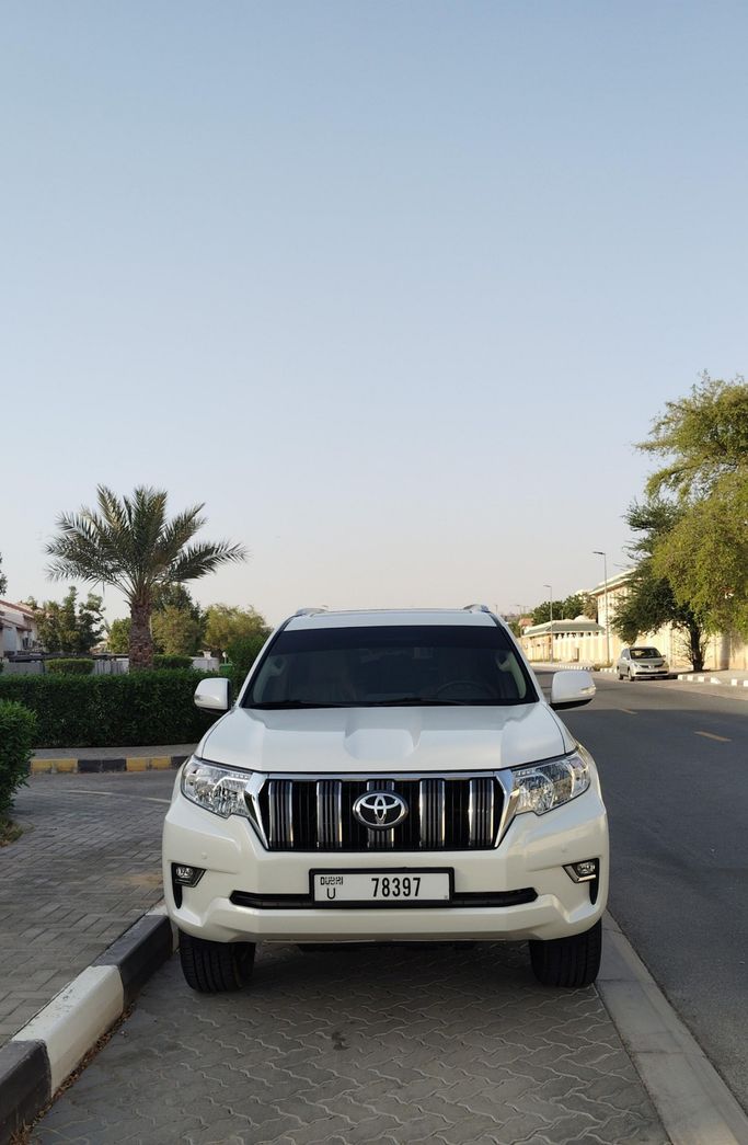 مستعملة ⁦Toyota Land Cruiser Prado 150 سلسلة 150 Series Facelift 3، 4.0 l، 2020⁩ في في الإمارات, الشارقة من VIRGINIA، اللون أبيض. مواصفات الخليج | AUTO.AE | إعلان #288595