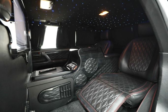 Used Toyota Land Cruiser 200 Series Facelift 2, 4.0 l, 2017 in Sharjah by Al Qassem Cars Trading, Black color. GCC Specs | AUTO.AE