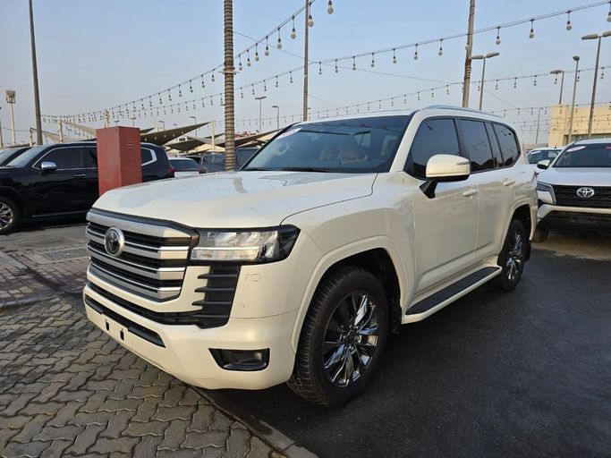 Used Toyota Land Cruiser 300 Series, 4.0 l, 2024 in Sharjah by Rebou Najd Used Cars, White color. GCC Specs | AUTO.AE