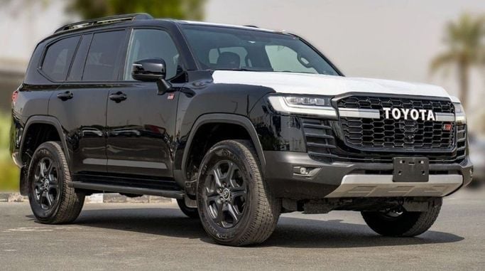 Новый Toyota Land Cruiser 300 Series, 3.3 л, 2025 в Шардже от Nour Alnukhba Motors Черный цвет. Other | AUTO.AE