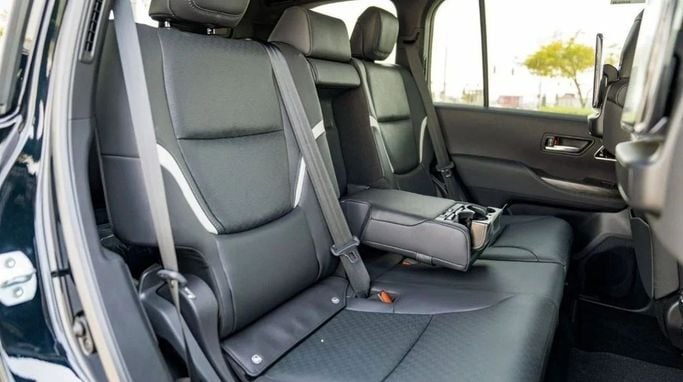 Новый Toyota Land Cruiser 300 Series, 3.3 л, 2025 в Шардже от Nour Alnukhba Motors Черный цвет. Other | AUTO.AE